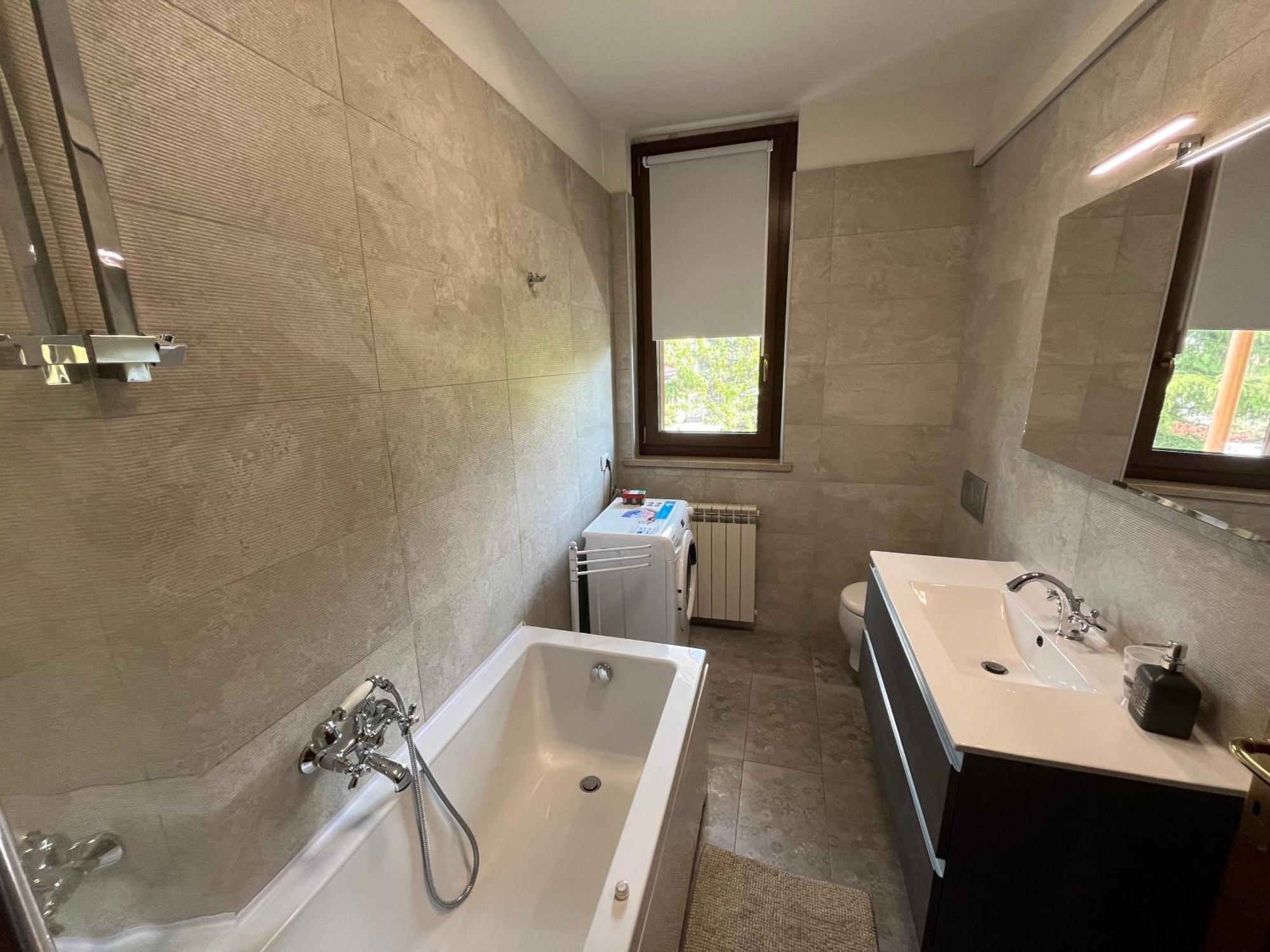 Discovery Flat With Pool & Bikes Apartment ซีร์มิโอเน ภายนอก รูปภาพ